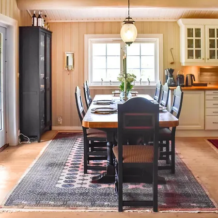 4 Bedroom In *